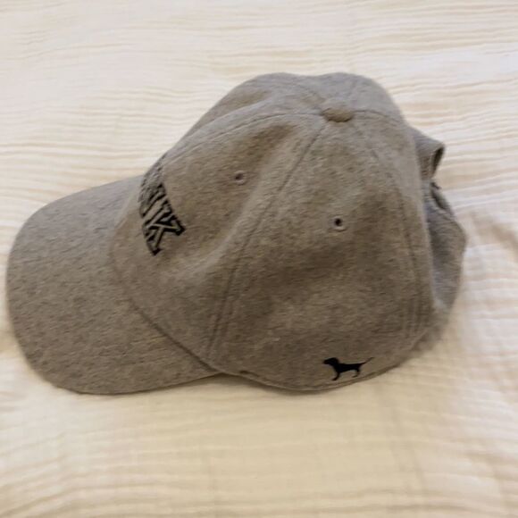 PINK hat . Perfect condition - Picture 8 of 8